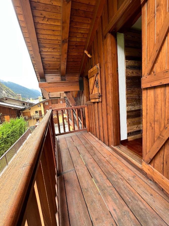 Chalet Mont Blanc De كورمايور المظهر الخارجي الصورة