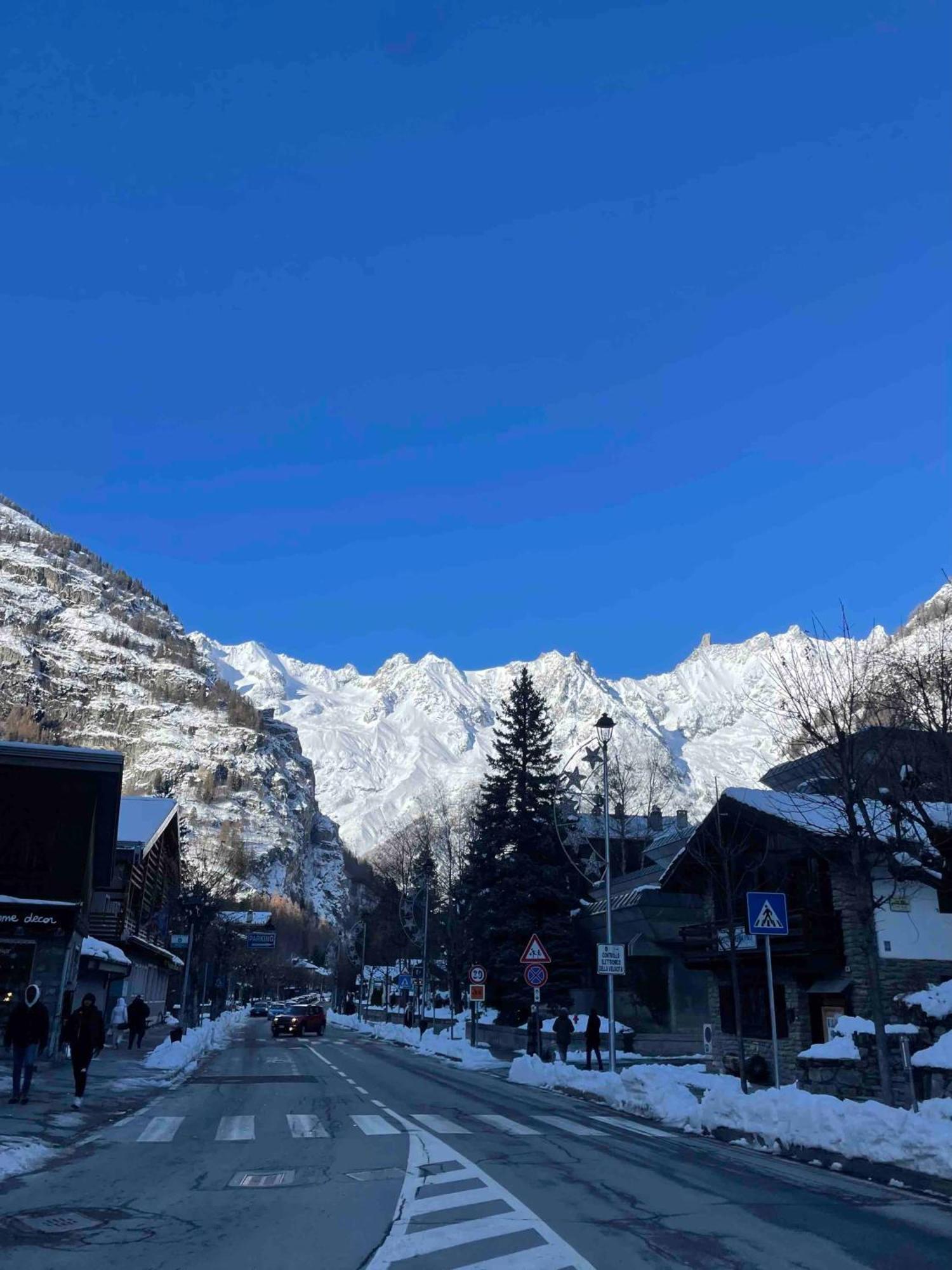 Chalet Mont Blanc De كورمايور المظهر الخارجي الصورة